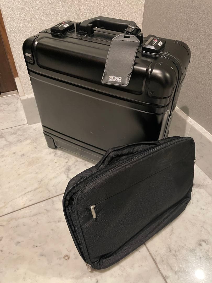 【状態良好】ゼロハリバートン 2輪キャリー アルミニウム　29L PCケース付