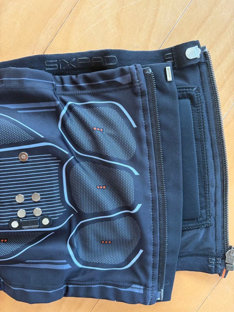 SIXPAD サイズL 【コアベルト、ライトヒップアンドレッグ】コントローラあり