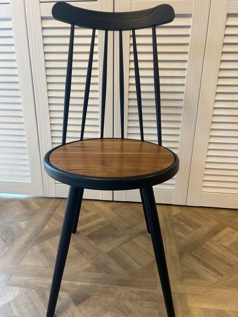 アイアン黒と木目のダイニングチェア