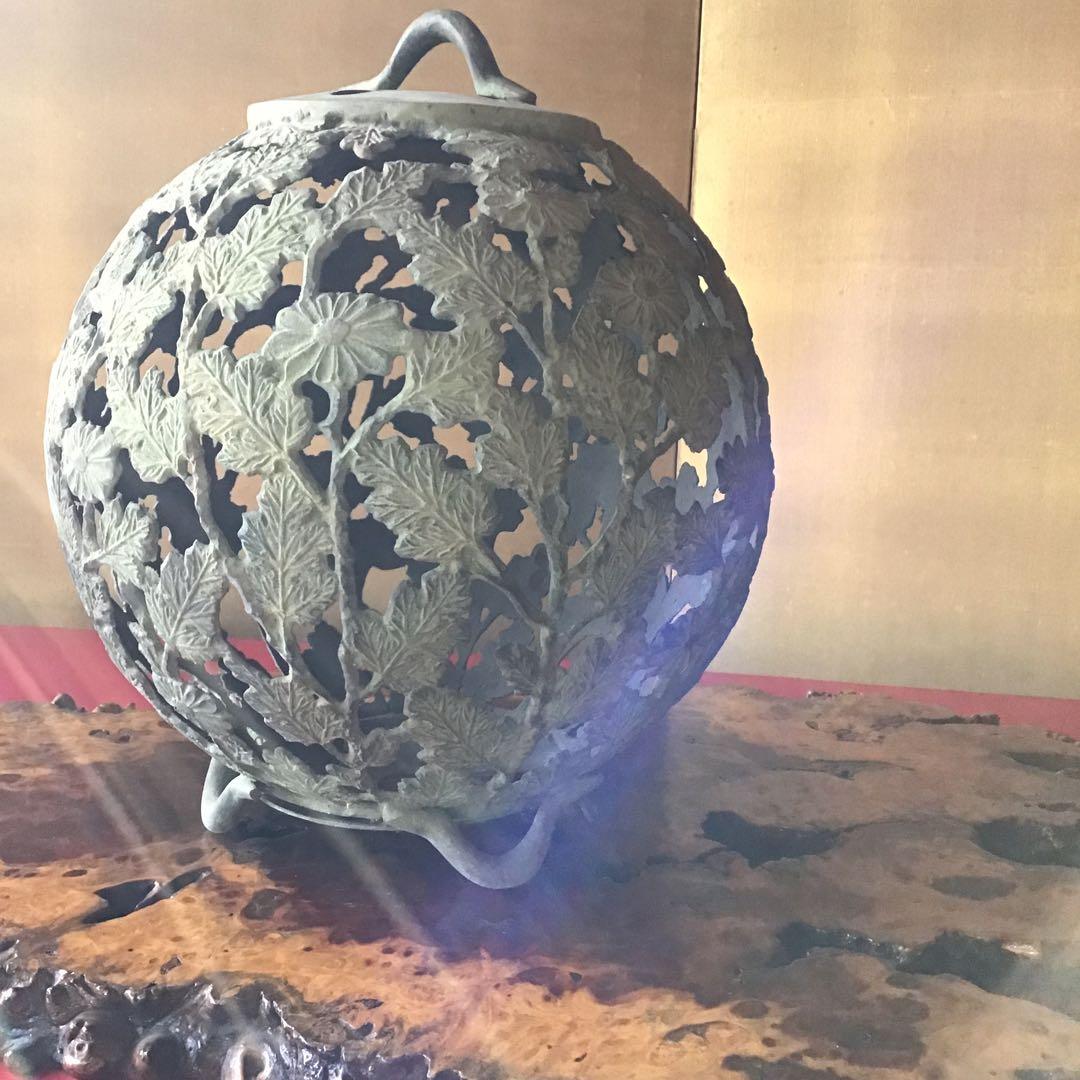 古銅　菊葉透丸型　置、吊、兼用灯籠　　幕末期〜明治期