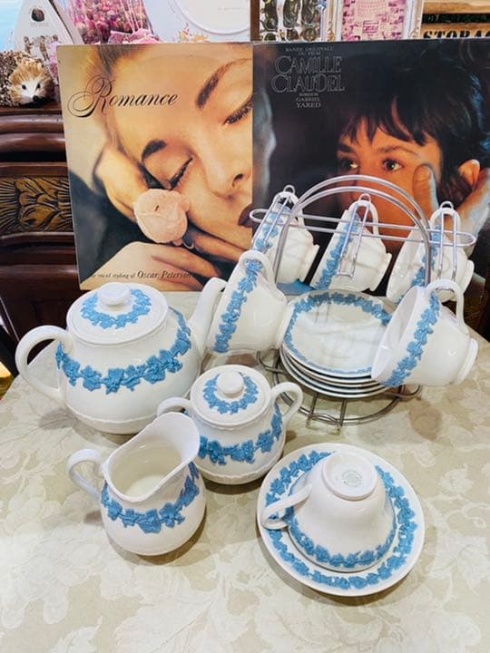 ウェッジウッド エンボスクィーンズウェア