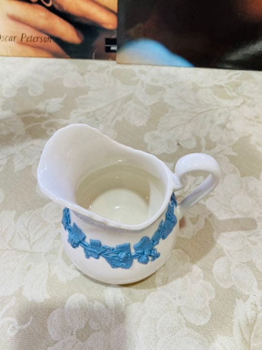 ウェッジウッド エンボスクィーンズウェア