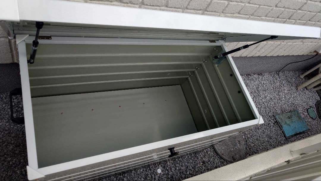 現品引取　完成品　鍵付き物置　収納ボックス 350L 屋外用