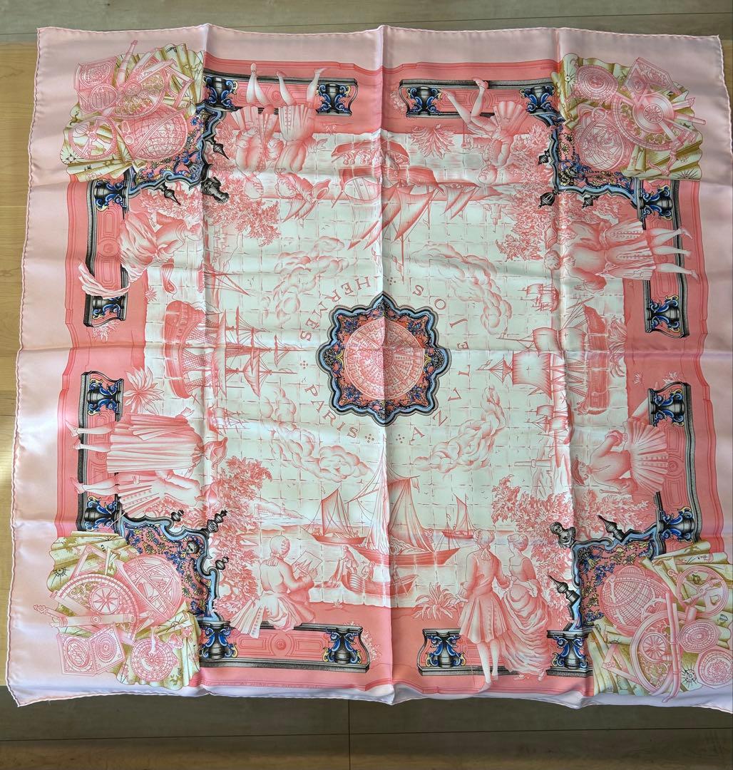 HERMES エルメス ピンク系　シルクスカーフ