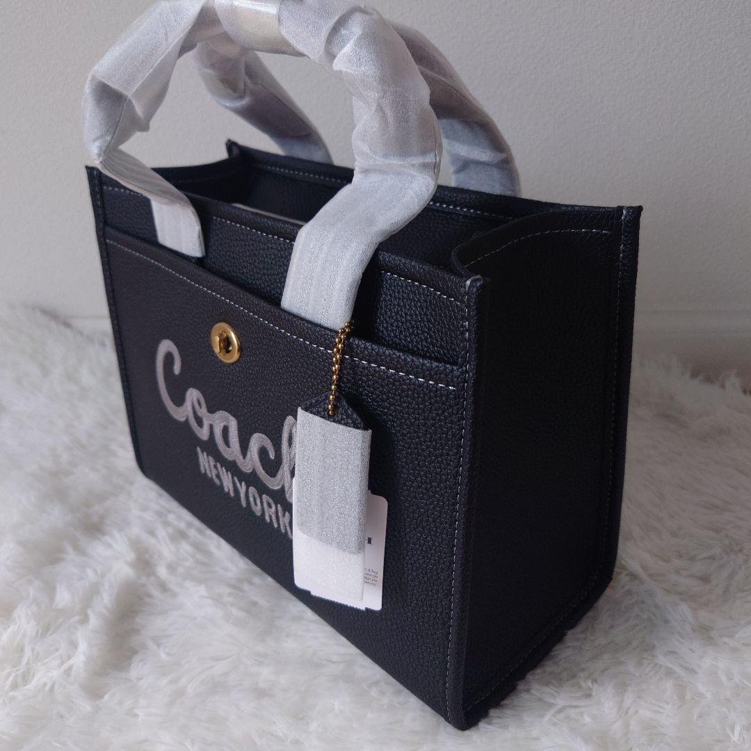 ✨COACH ✨新品ブラックトートショルダーストラップ付きバッグCAM66‼️