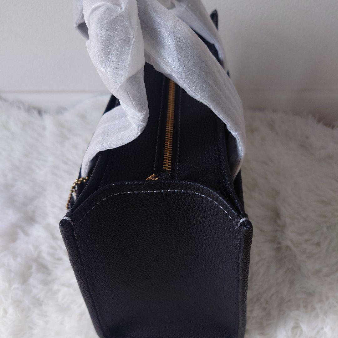 ✨COACH ✨新品ブラックトートショルダーストラップ付きバッグCAM66‼️