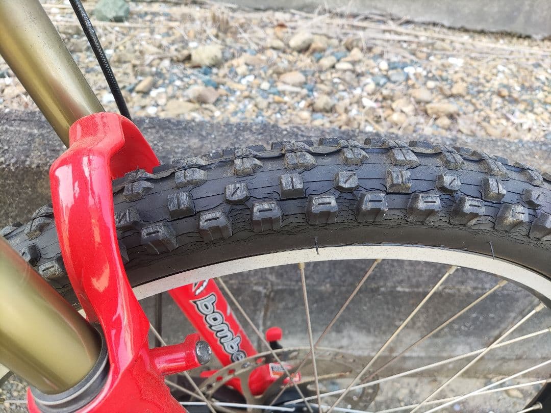 Kona マウンテンバイク カラーオレンジ/グリーン/レッド 26mtb