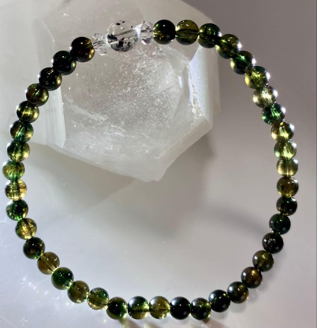 人気を集めるパワー❣️宝石質　コーネルピン　ヘマタイトインクォーツ　ブレスレット