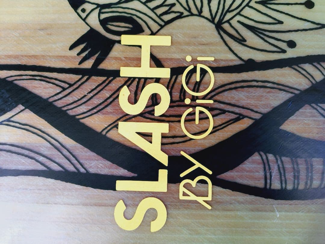 スラッシュ　キギラフ　パウダーボード　スノーボード　板