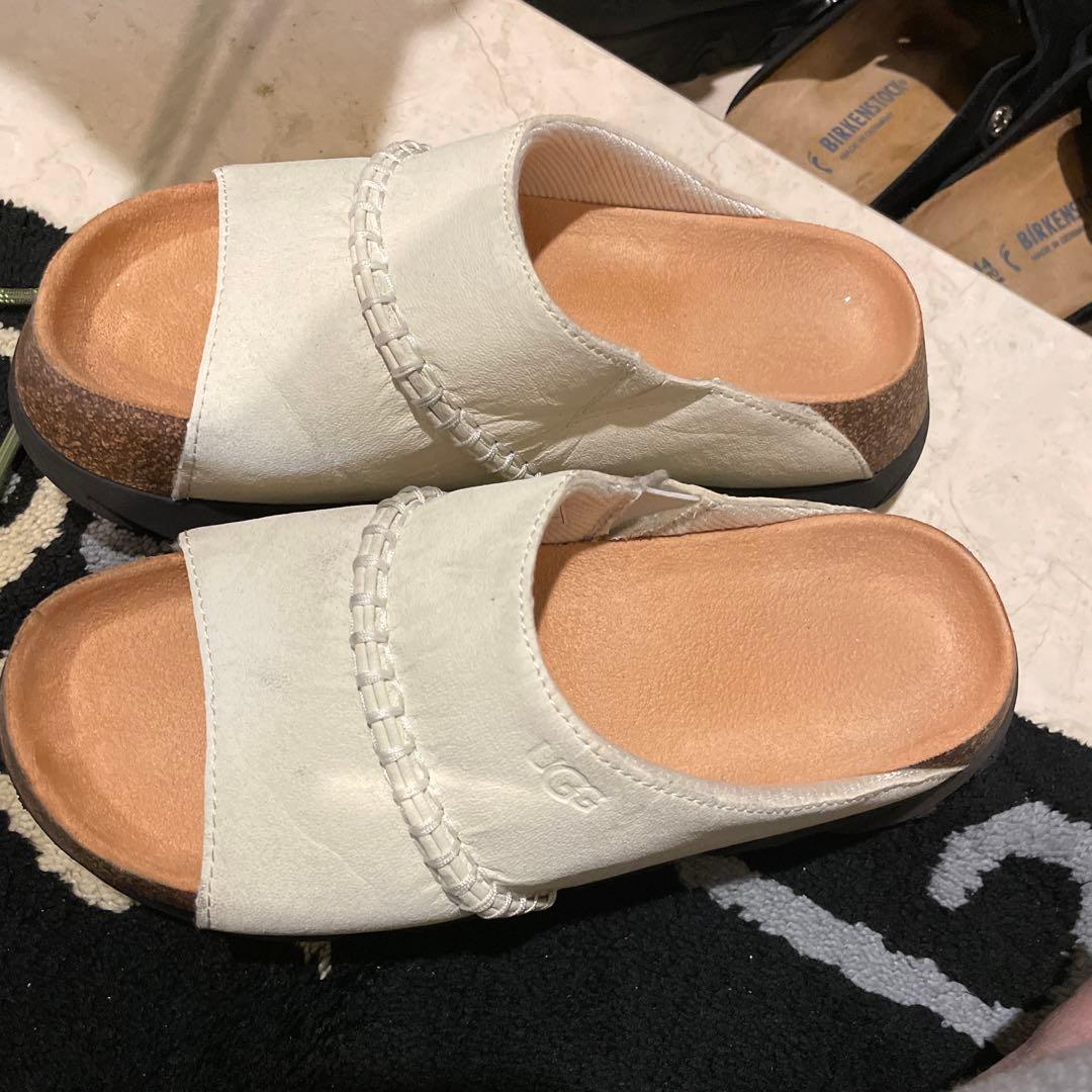 靴 UGG