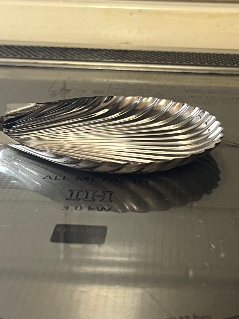 純銀製可愛い貝型の銘々皿