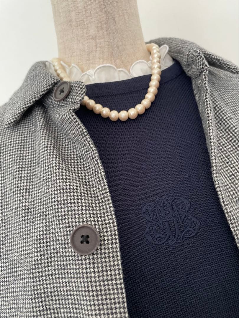 【バーバリー】Burberrys クルーネックウールニット　イニシャル刺繍