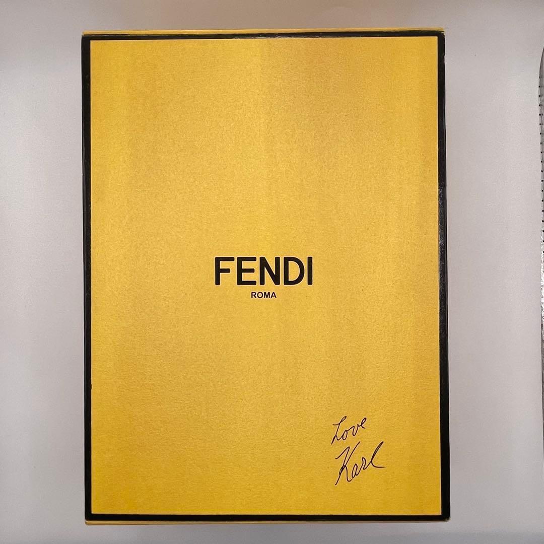 レア FENDI カールラガーフェルド チャーム キーホルダー　フェンディ　箱付