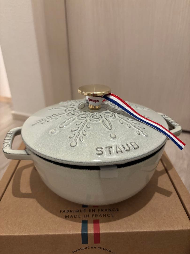 STAUB ココットラウンド＆ Wa-NABE スノーフレークセット