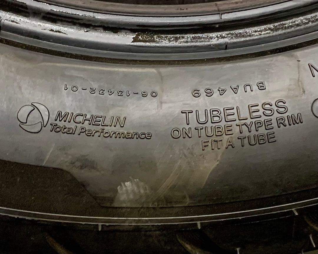 ミシュランコマンダー3 フロントタイヤ（1本）130／90B16