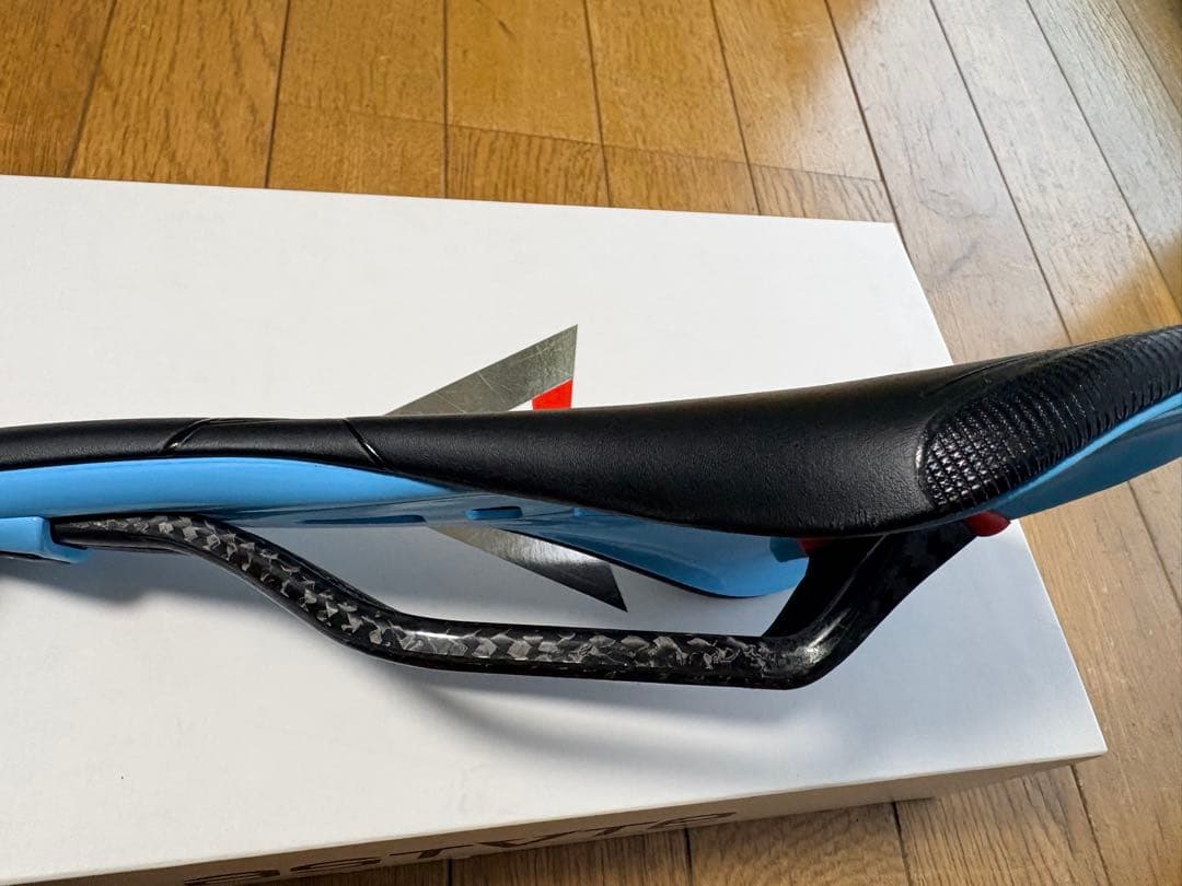 ASTVTE アスチュート　サドル　SKYLITE VTサドル カーボンレール