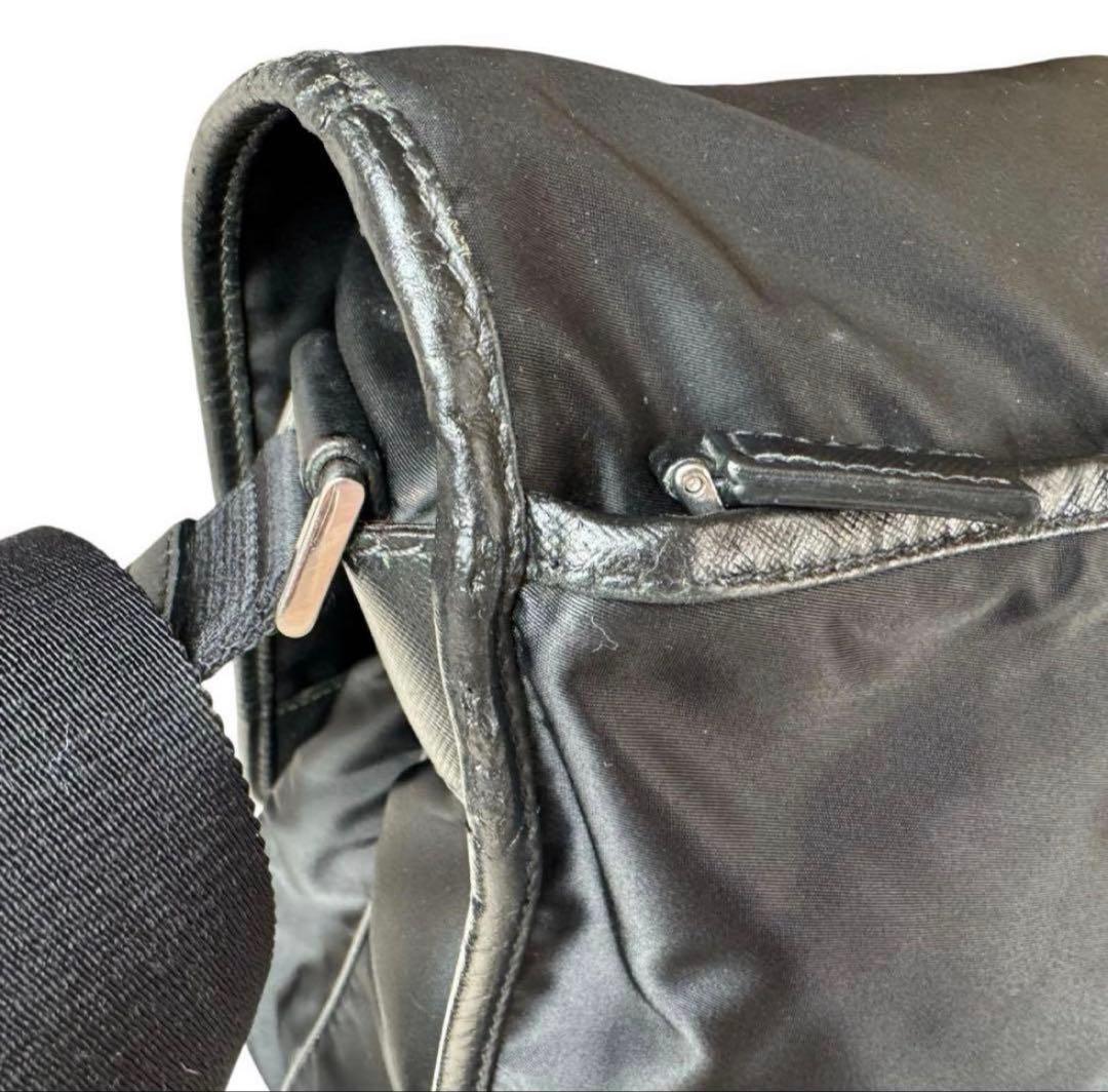 プラダ メッセンジャーバッグ　ショルダー　黒