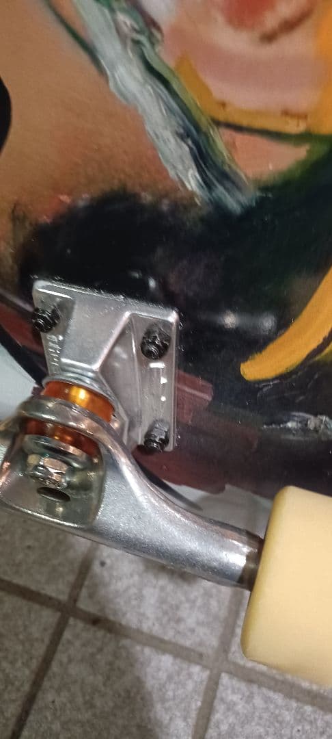 REAL スケートボード　コンプリート　SPITFIRE デッキ　ウィール