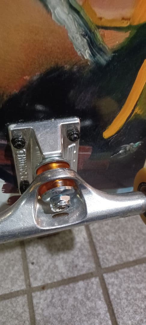 REAL スケートボード　コンプリート　SPITFIRE デッキ　ウィール