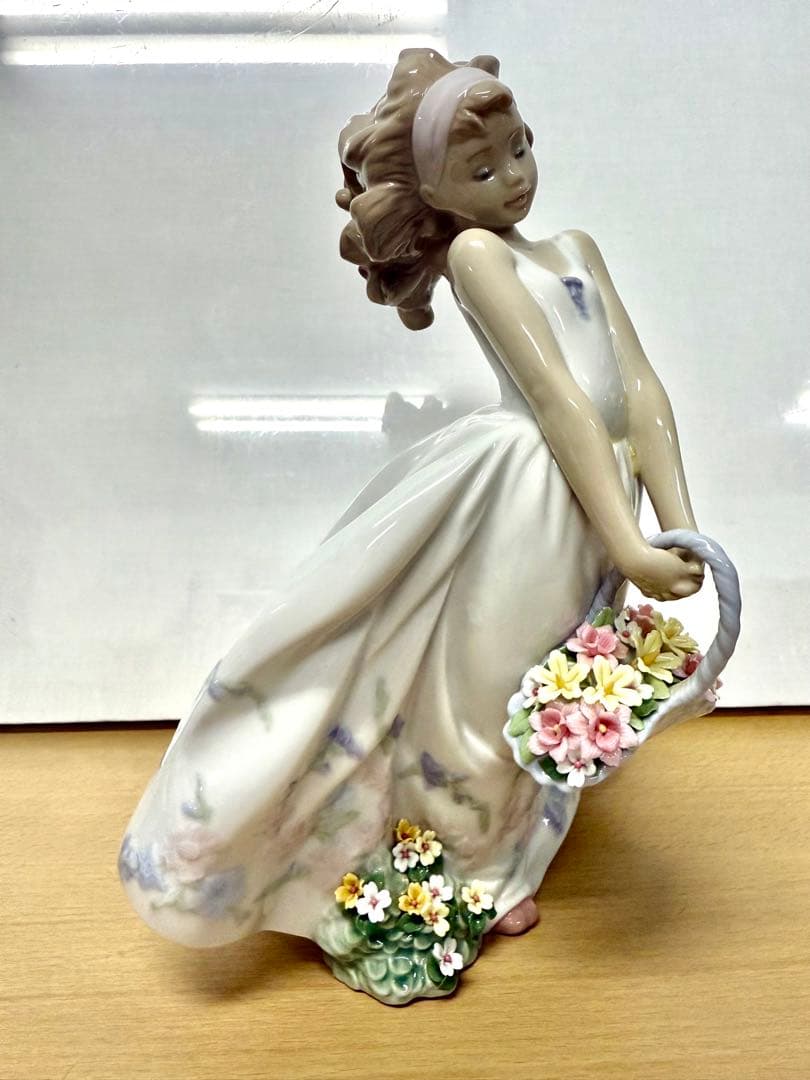 リヤドロ フィギュリン フラワーガーデン 少女　美品