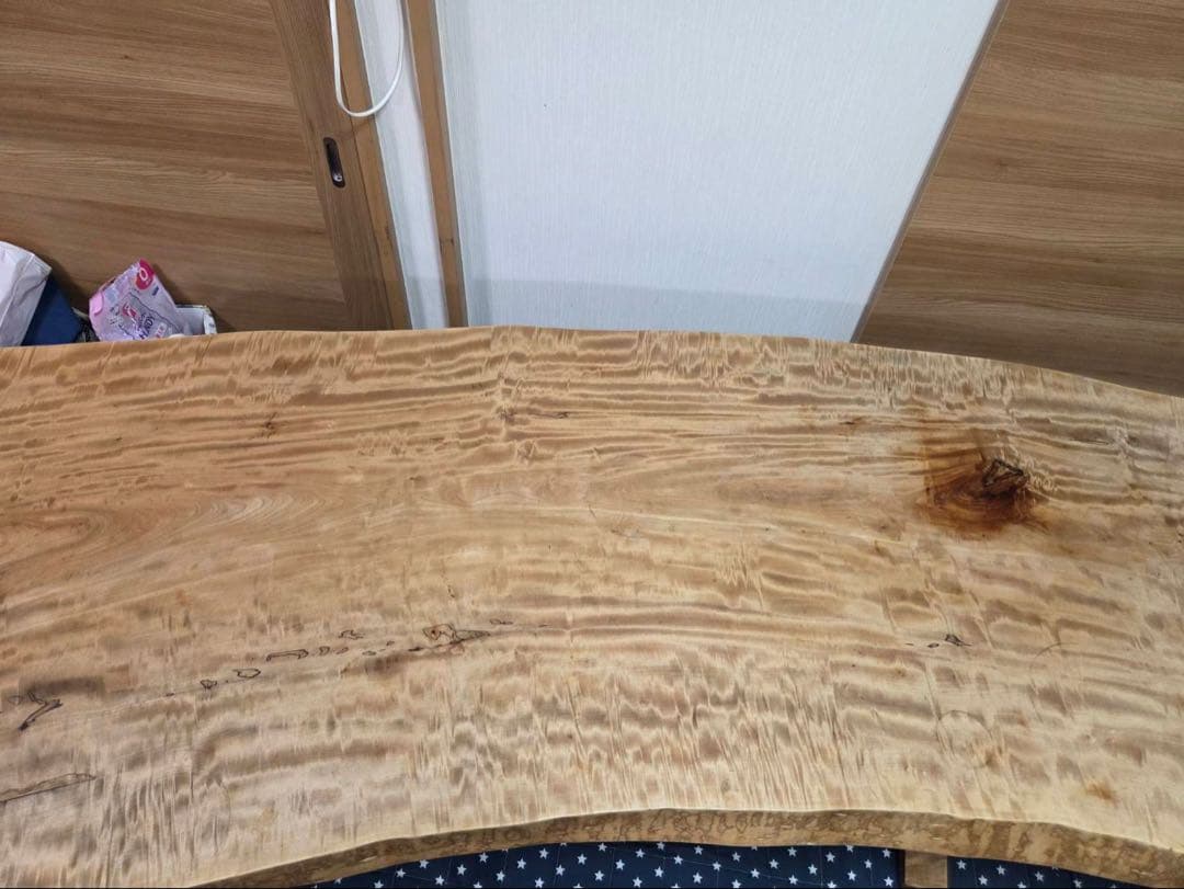 栃　一枚板　ダイニングテーブル