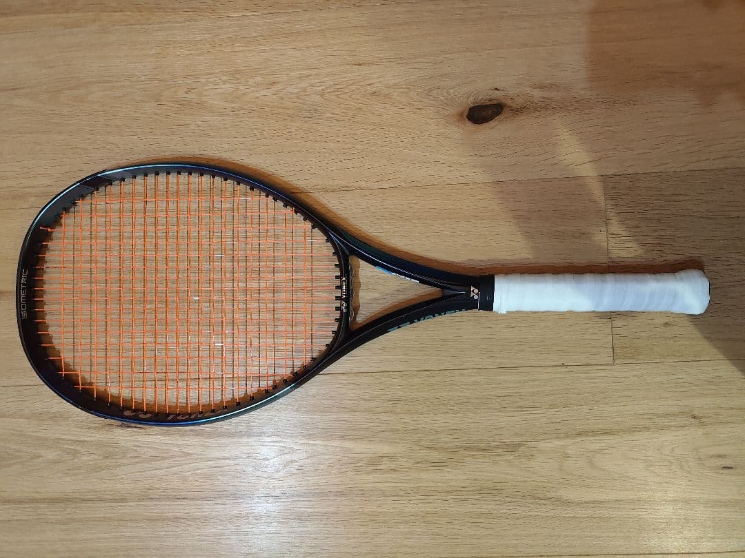 YONEX EZONE100 G2（イーゾーン100）