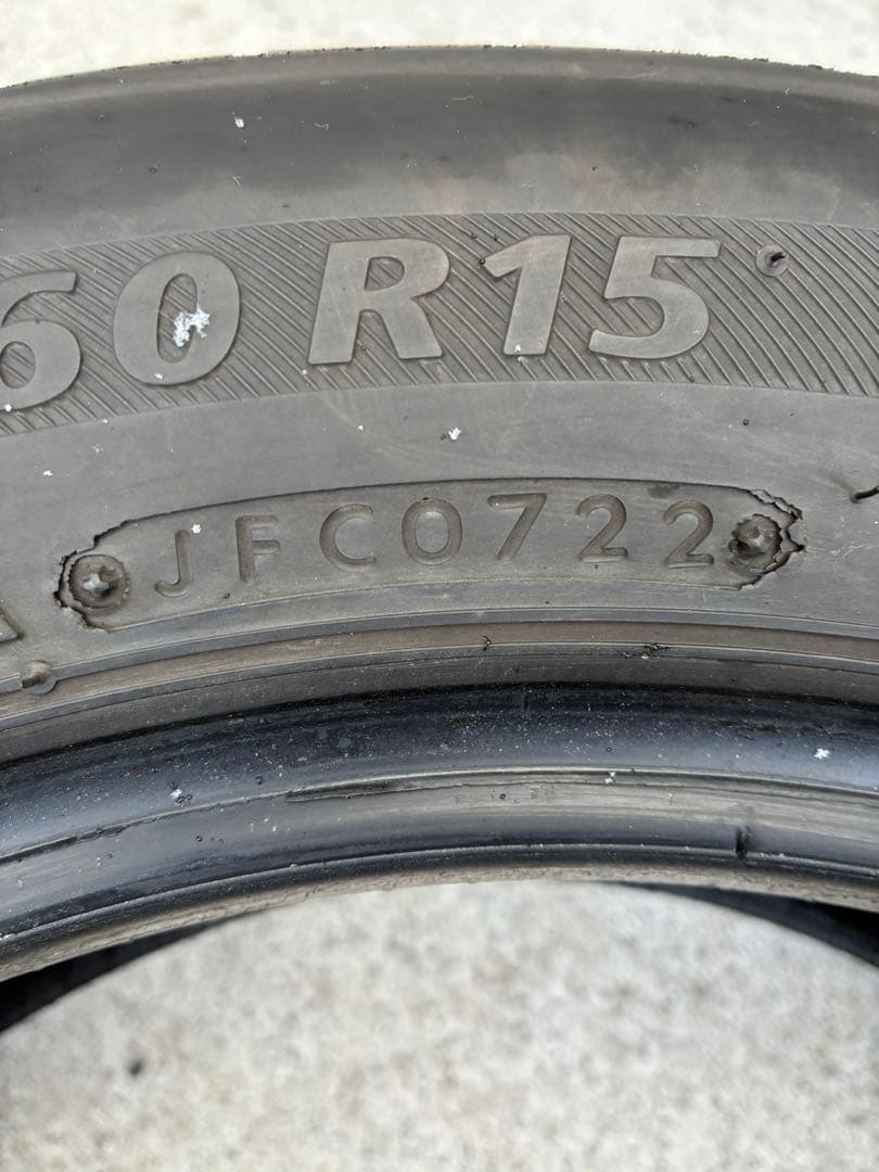 送料込み185/60r15ブリヂストン　ネクストリー22年製造4本セットバリ山
