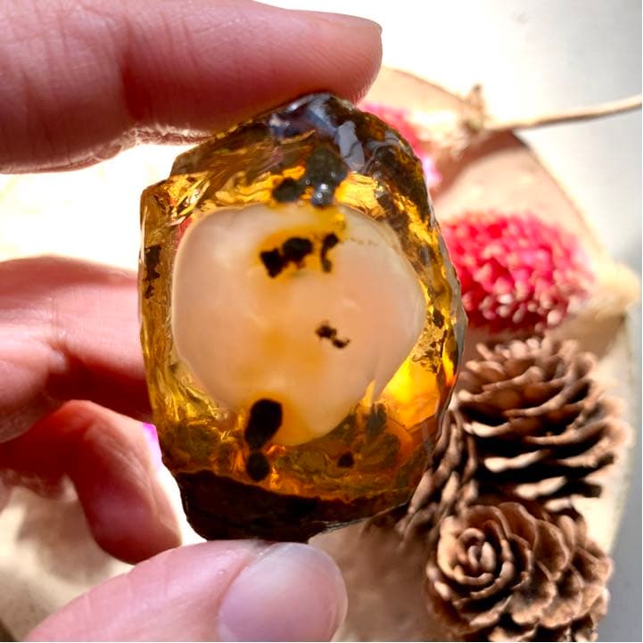 巨大エッグインオパール176.5ct/鉱物標本