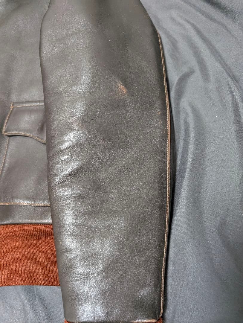 大幅値下☆希少Ｍ品番☆バズリクソンズ A-2 エアロレザー 赤リブ 馬革 36