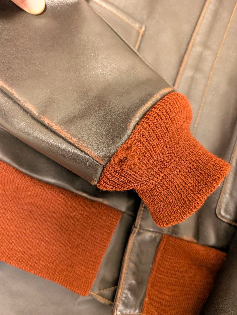 大幅値下☆希少Ｍ品番☆バズリクソンズ A-2 エアロレザー 赤リブ 馬革 36