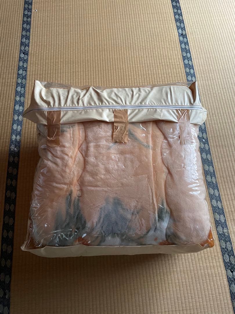 京都西川ローズふとん　アクリル、ポリエステル製　ダブルサイズ190×210㎝