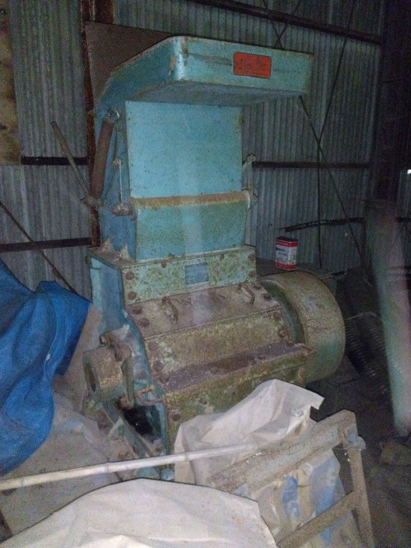 ①粉砕機 (プラスチック)20馬力！