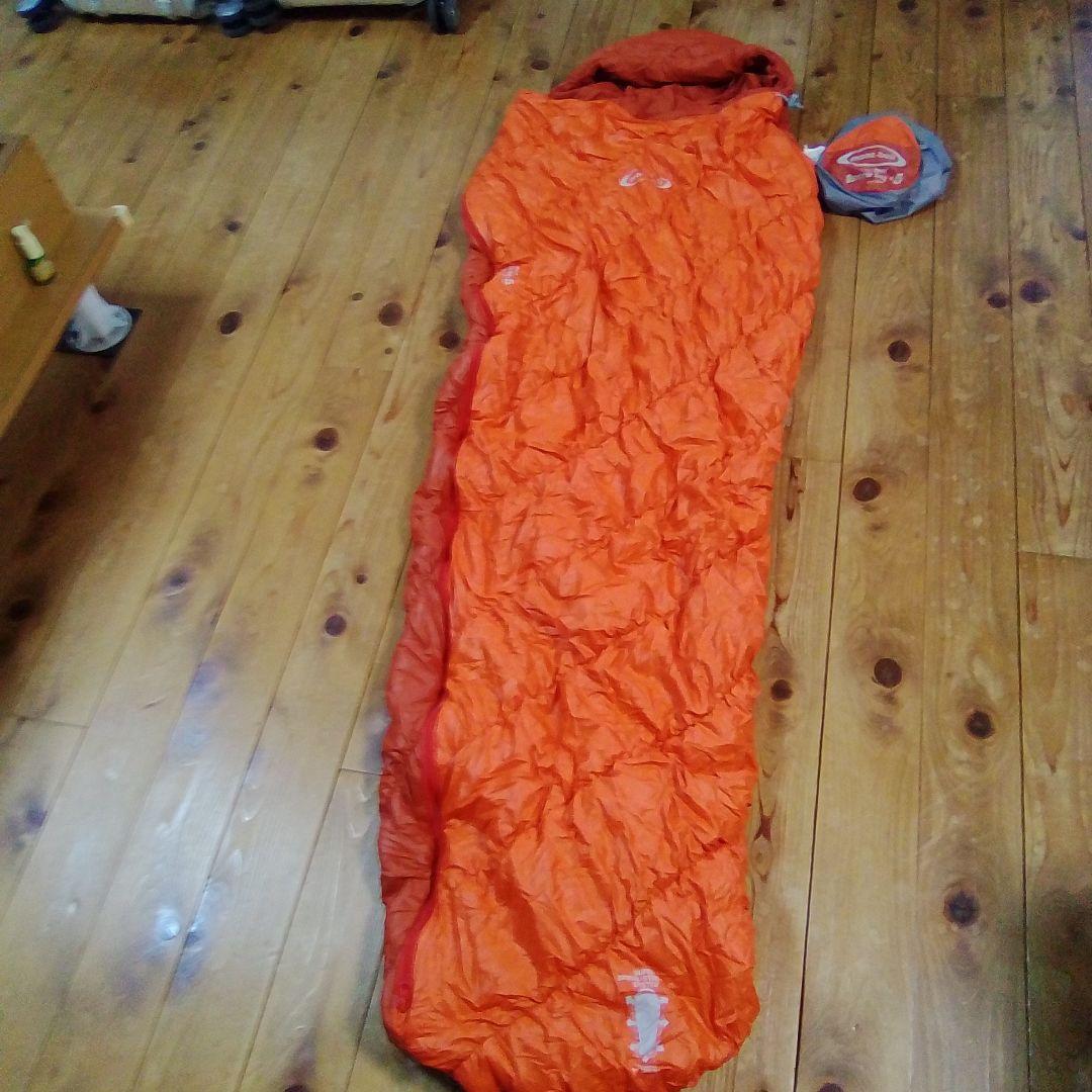 mont-bell Burrow Bag #5 使用可能限界温度：－2度