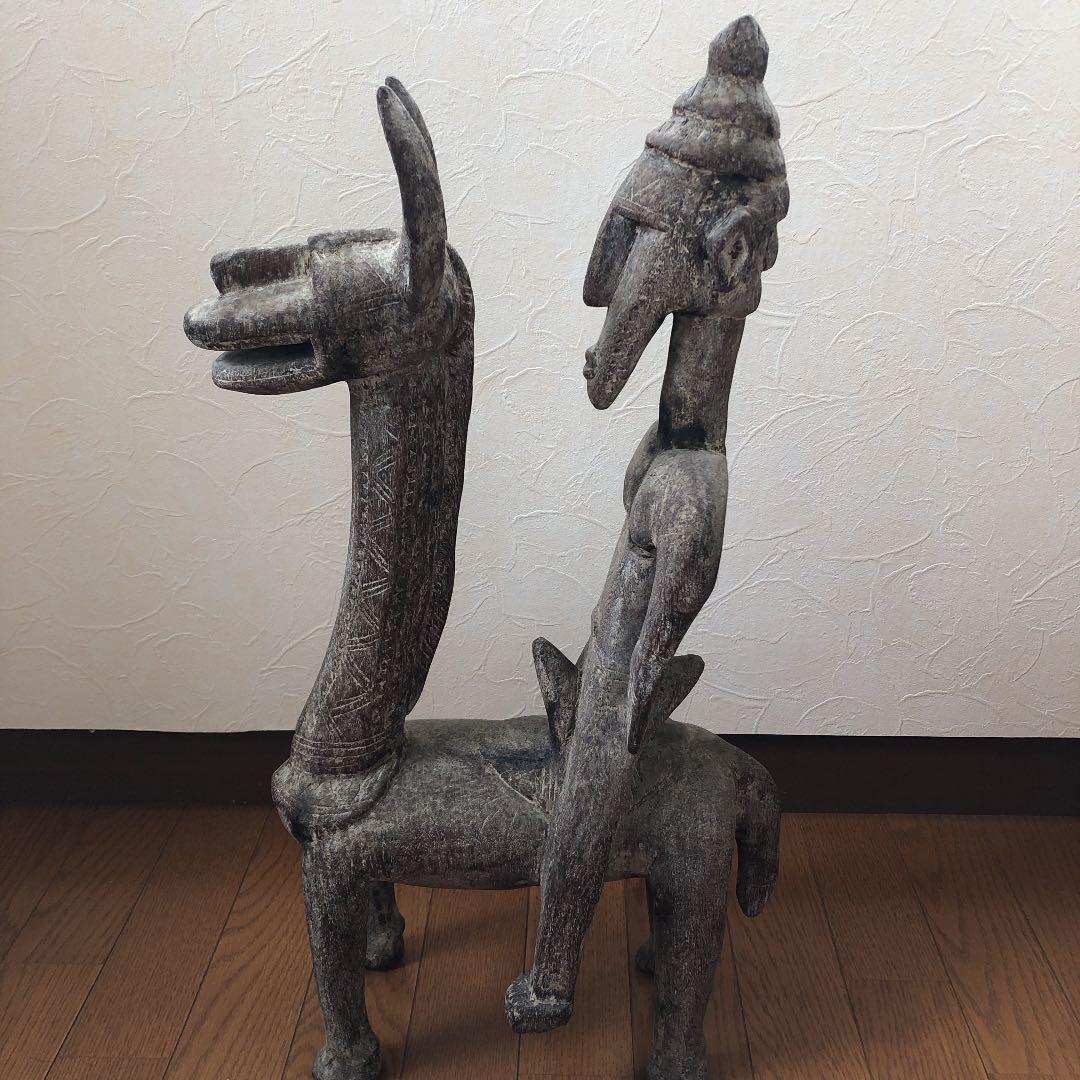 ドゴン族の勇者と馬