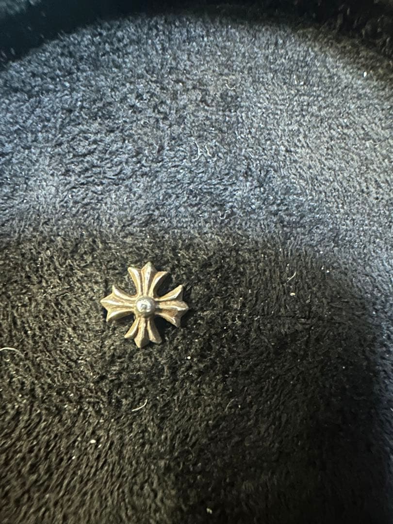 クロムハーツCHプラススタッドピアス