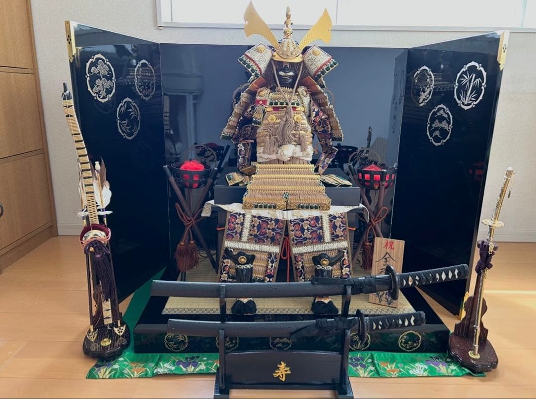 【Marcus】五月人形 15万円で購入 アンティーク鎧 兜 刀