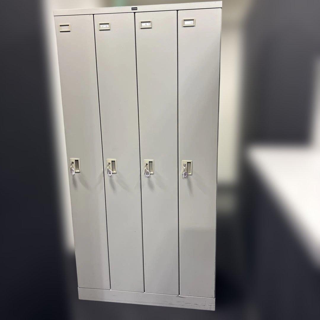 鍵付きオフィスロッカー 4人分グレー(スチール製)