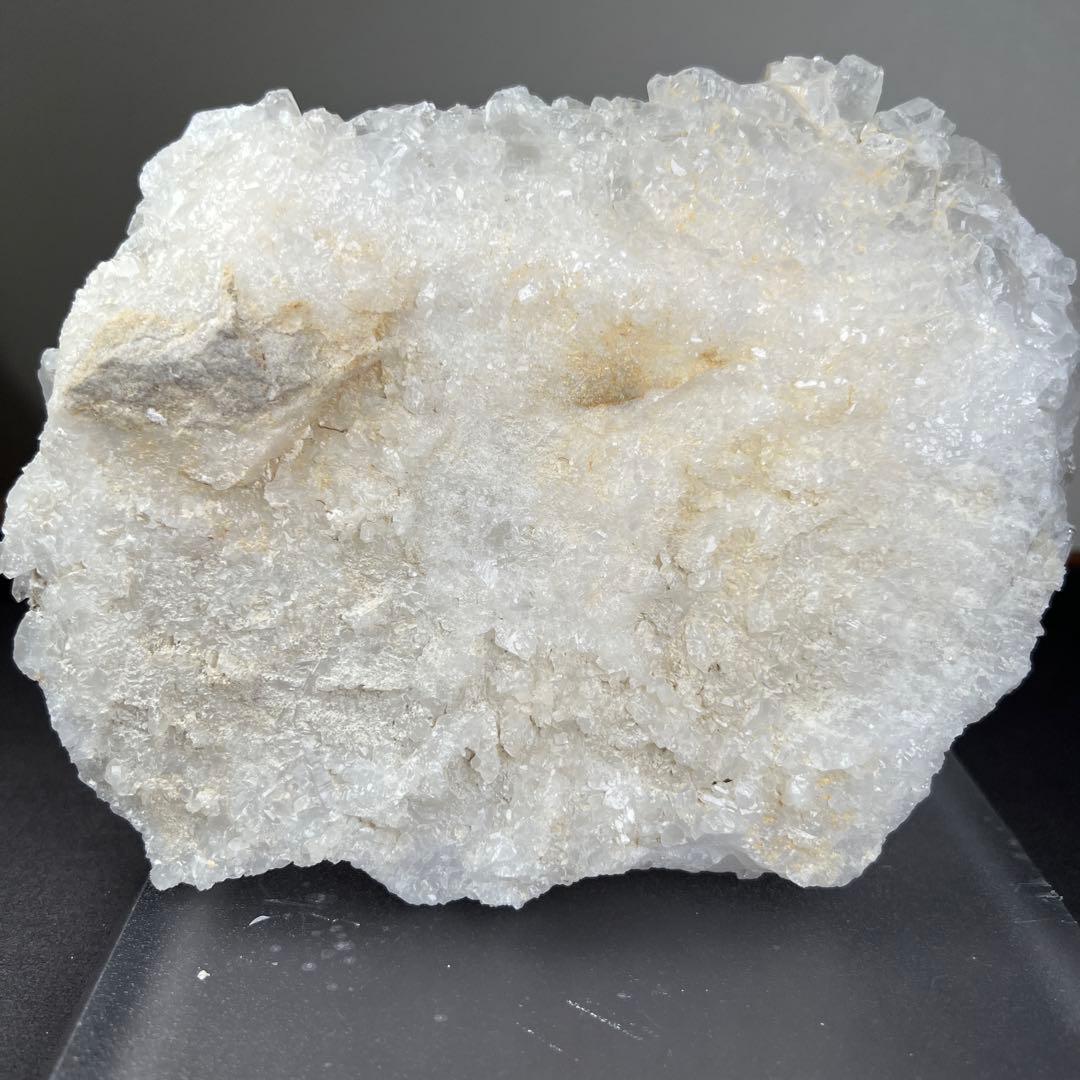 天然石　ファーデンクォーツ　クラスター　1693グラム　アクリル台座付き