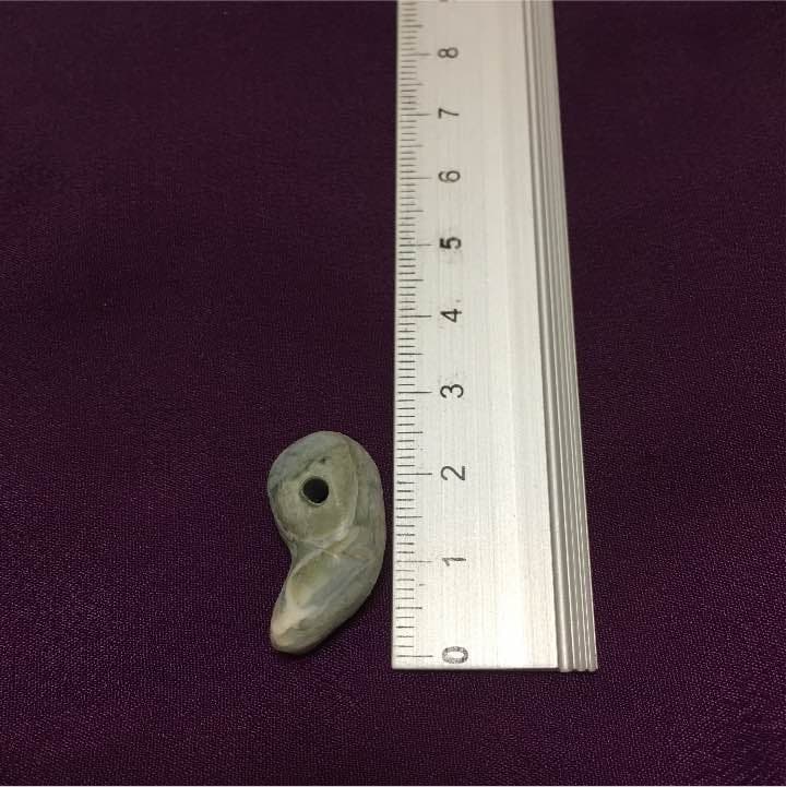 糸魚川天然翡翠  勾玉