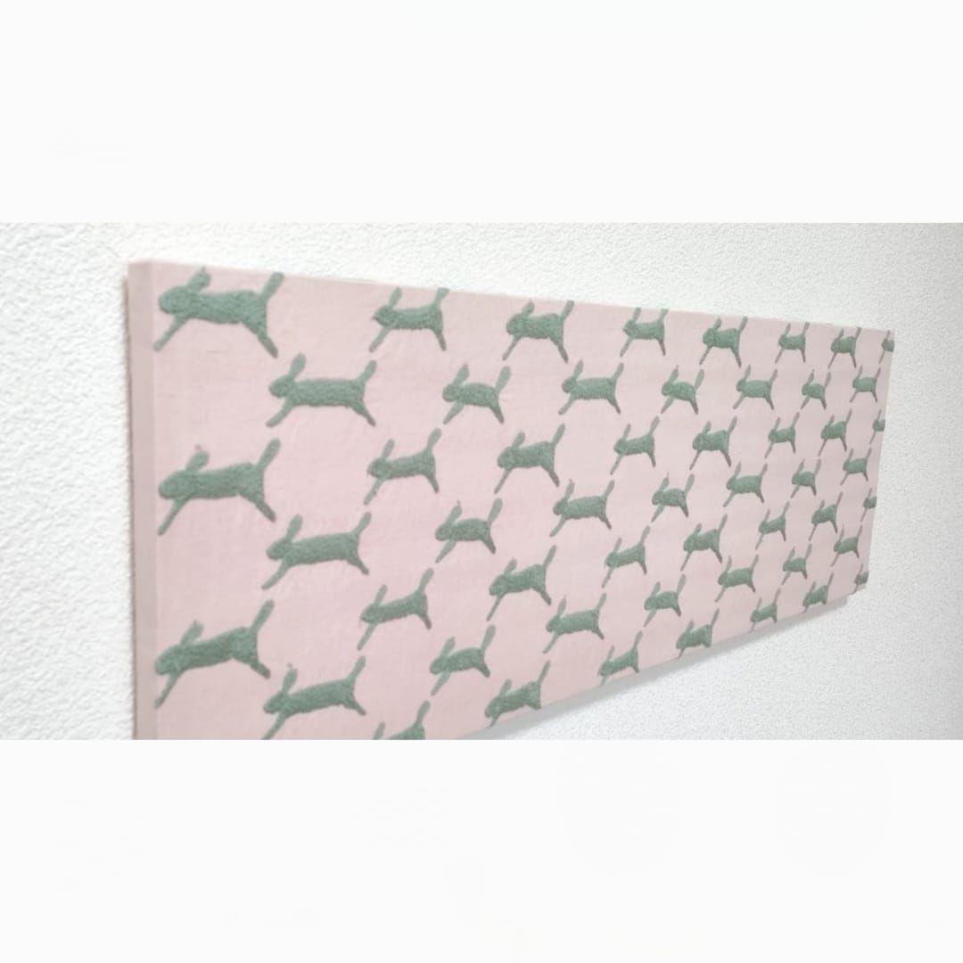 大型　ミナペルホネン　ファブリックパネル　インテリア　ランランラン　ピンク