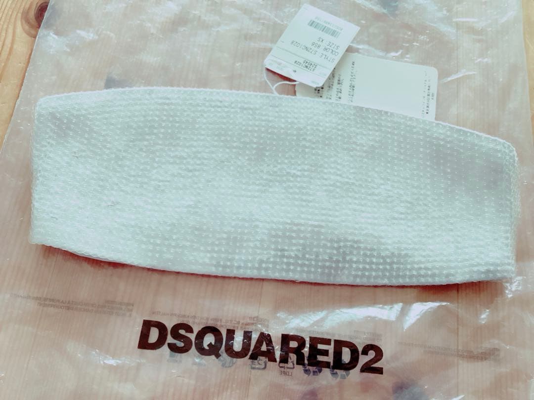 訳あり未使用品【DSQUARED2】スパンコール　ベアトップ　XS　56100円