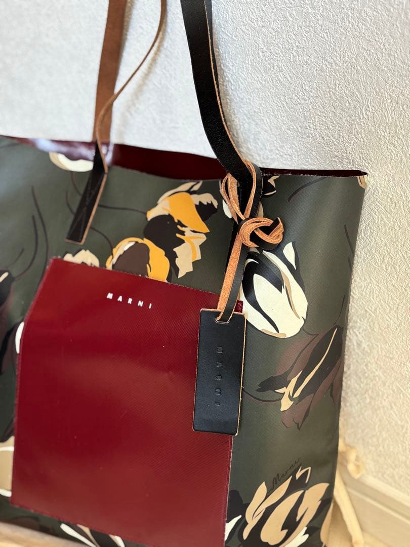 MARNI 超美品 トライベッカ 迷彩のようなフラワープリント トートバッグ