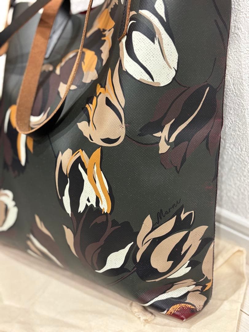 MARNI 超美品 トライベッカ 迷彩のようなフラワープリント トートバッグ