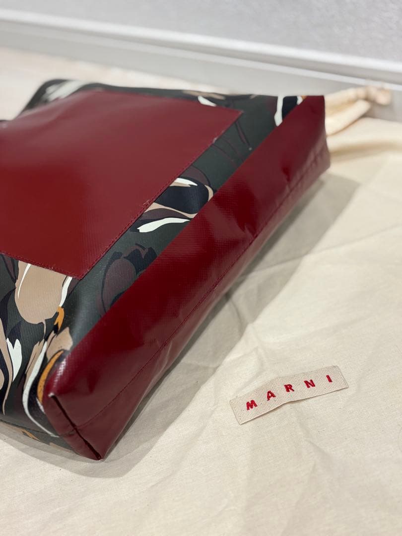 MARNI 超美品 トライベッカ 迷彩のようなフラワープリント トートバッグ