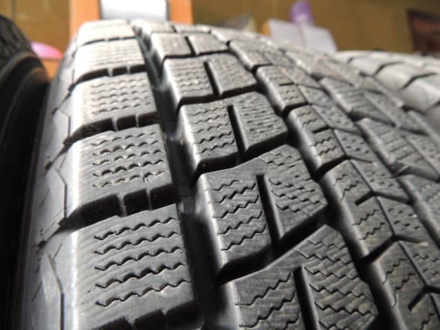 E290 225/65R17 ダンロップ ウインターマックス SJ8 4本