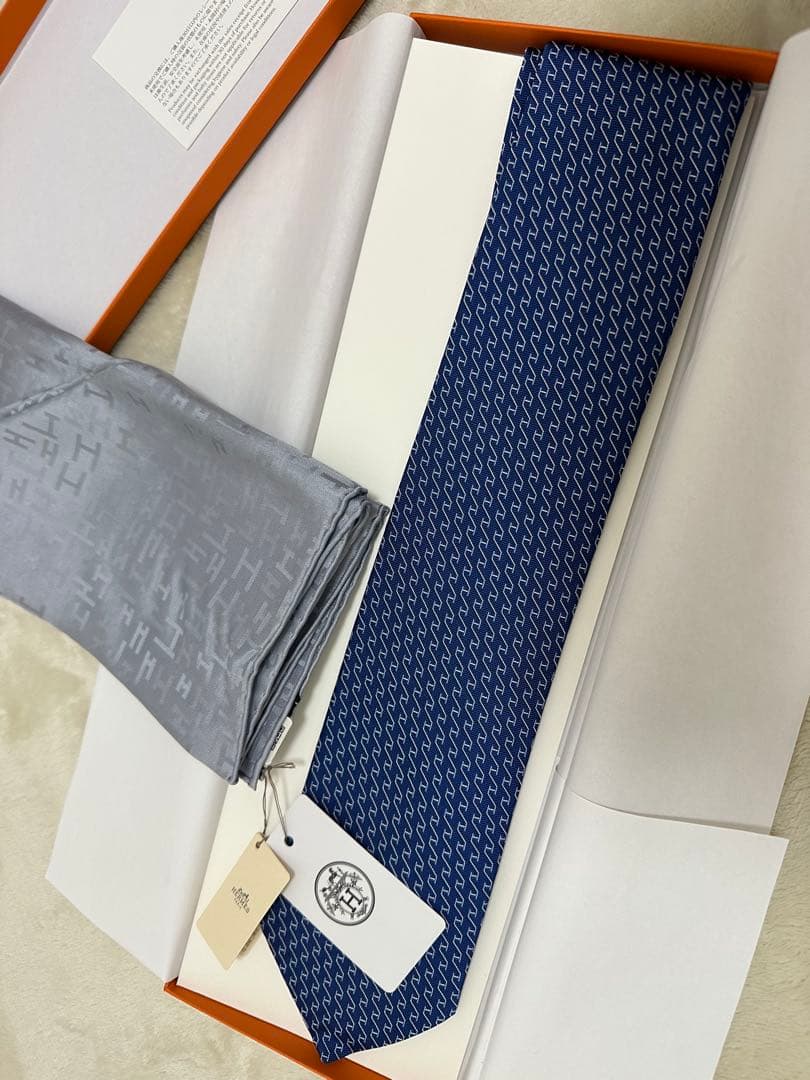 【値下げ】HERMÈS エルメス ネクタイ＆ポケットチーフセット