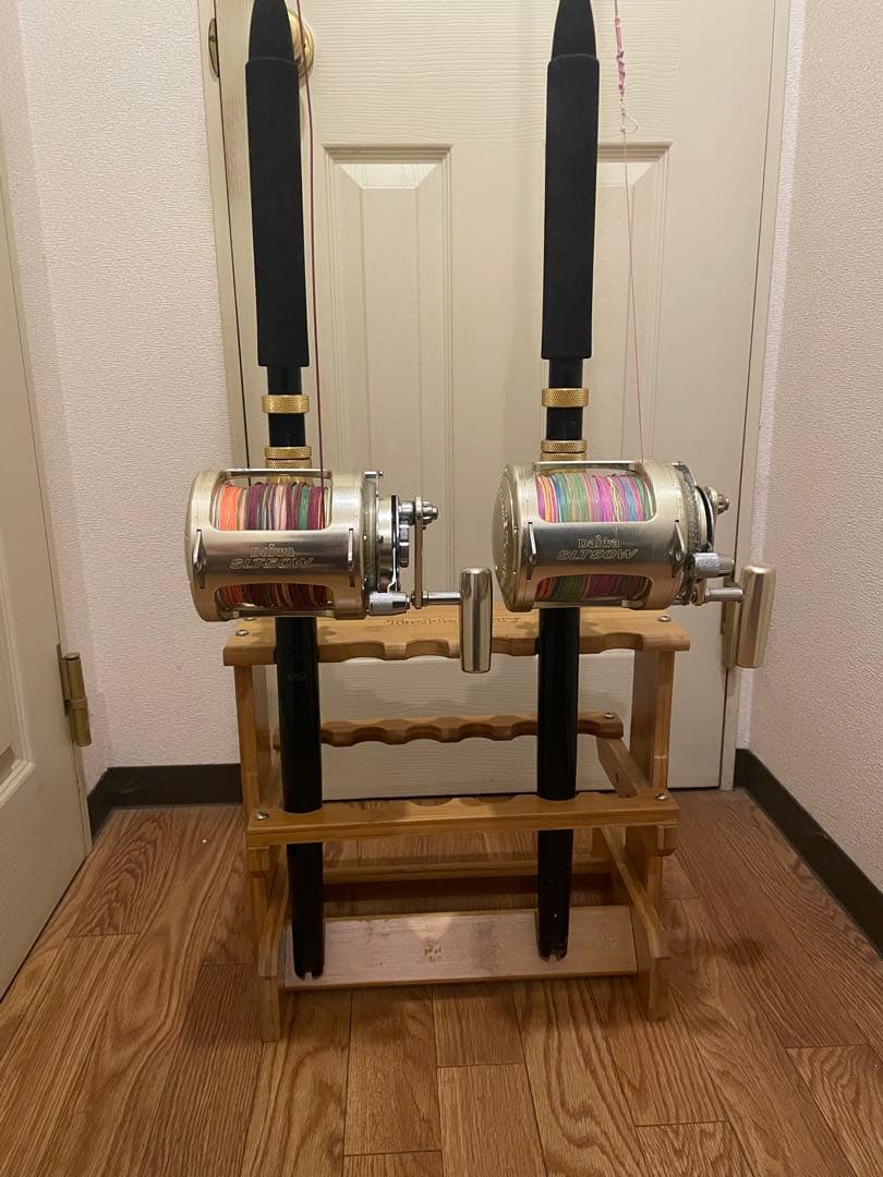 Daiwa SLT50W 両軸リール 2台ロッドTICA50ポンド最終価格