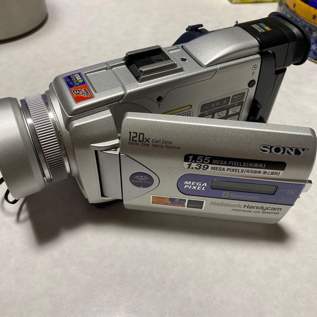 SONY miniDV HANDYCAM DCR-TRV50 ②