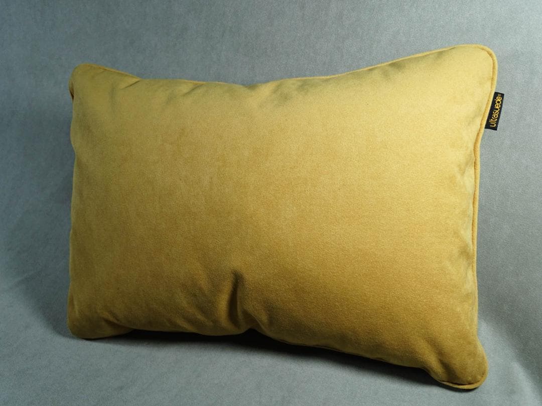 【最強の素材】高級車内装素材のクッション 触ったら戻れない ダークベージュ