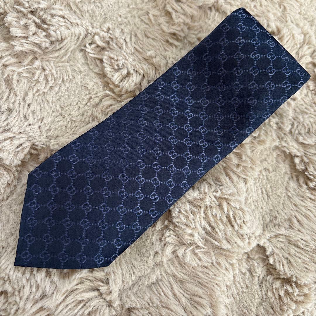 美品！GUCCI グッチ ネクタイ ネイビー GGロゴパターン